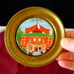 Бронзова чиния с изображение от Bayreuth, порцелан.