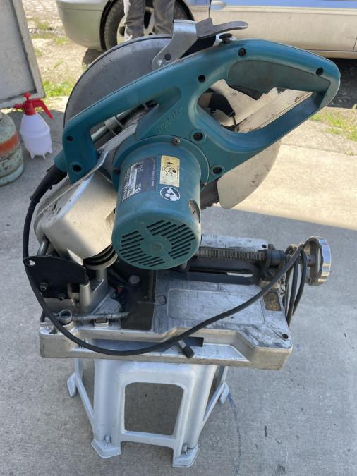 Настолен циркуляр за метал Makita
