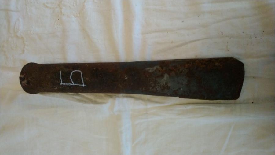 Голям секач за разцепване на трупи  Б.