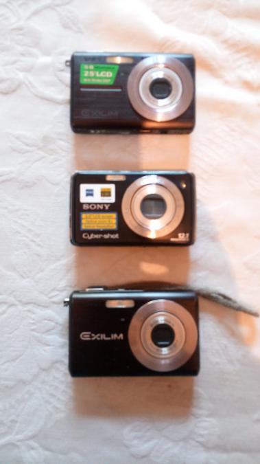 3 дигитални фотоапарата за части Casio и Sony