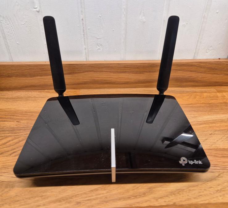 Рутер Tp-link Archer MR 600 със слот за сим карта