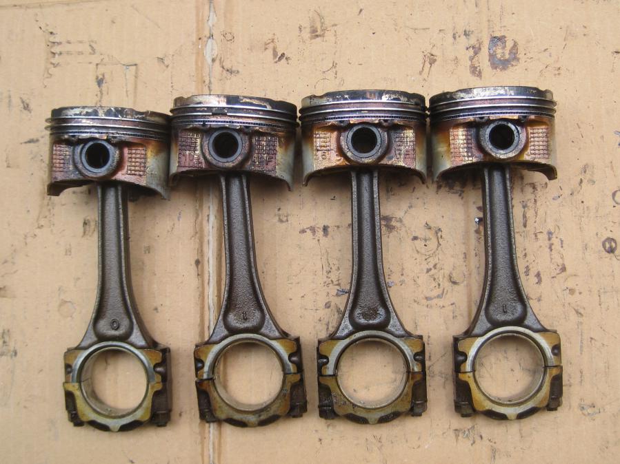 Бутала и биели за Mazda 323 PV 1998 - 2004 1.5 16v, 88 к. с. 75,2mm