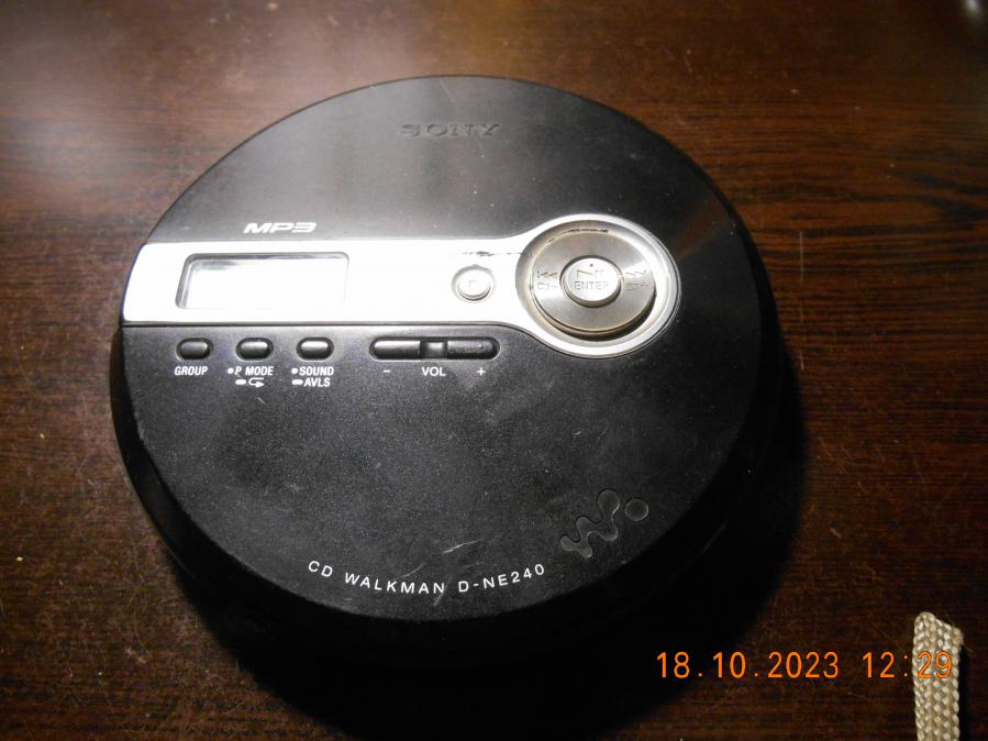 Sony D-ne240 cd wakman - for parts