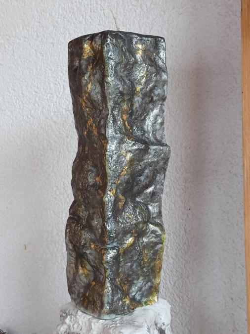 Декоративна ароматна восъчна свещ с уникален дизайн на скала