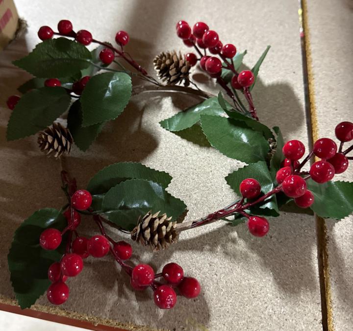 Декоративен венец с офика и шишарки. Нека ви представим нашия Декорати