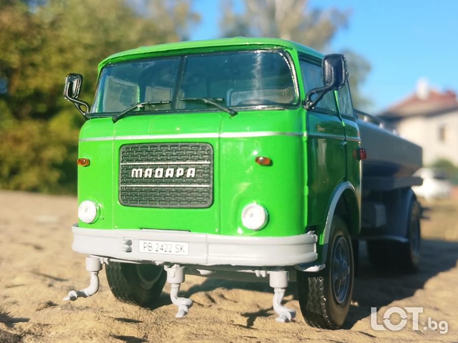 Умален модел на Шкода Мадара в мащаб 1 43