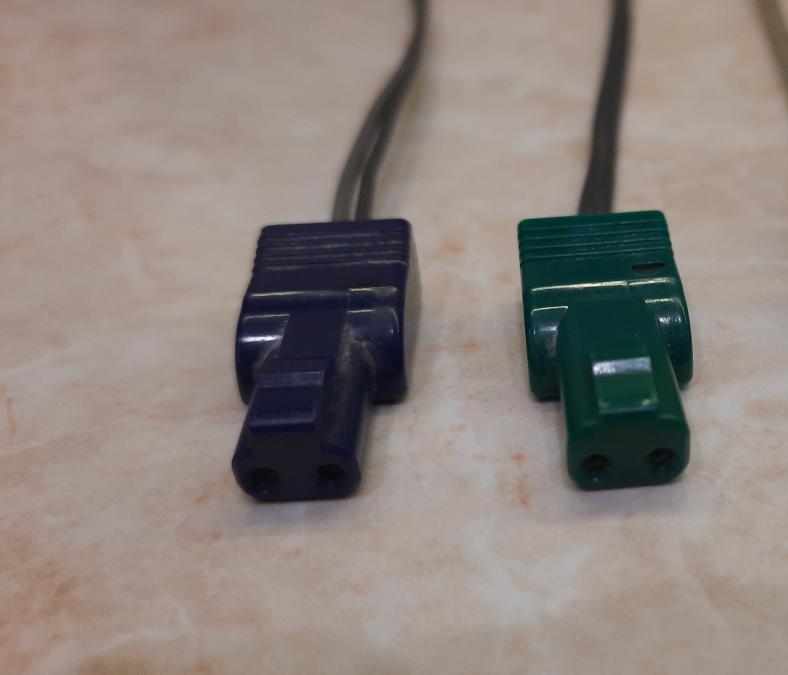 букси конектори Sony с кабел-за тонколони