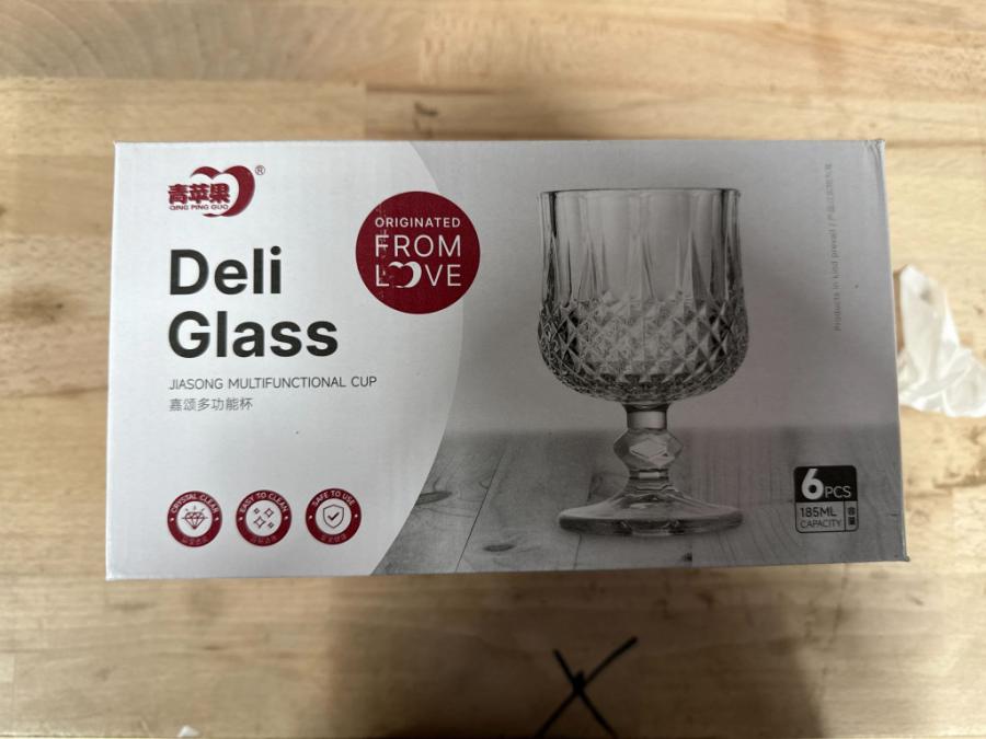 Комплект от 6 бр. чаши за вино със столчета за елегантно сервиране