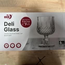 Комплект от 6 бр. чаши за вино със столчета за елегантно сервиране