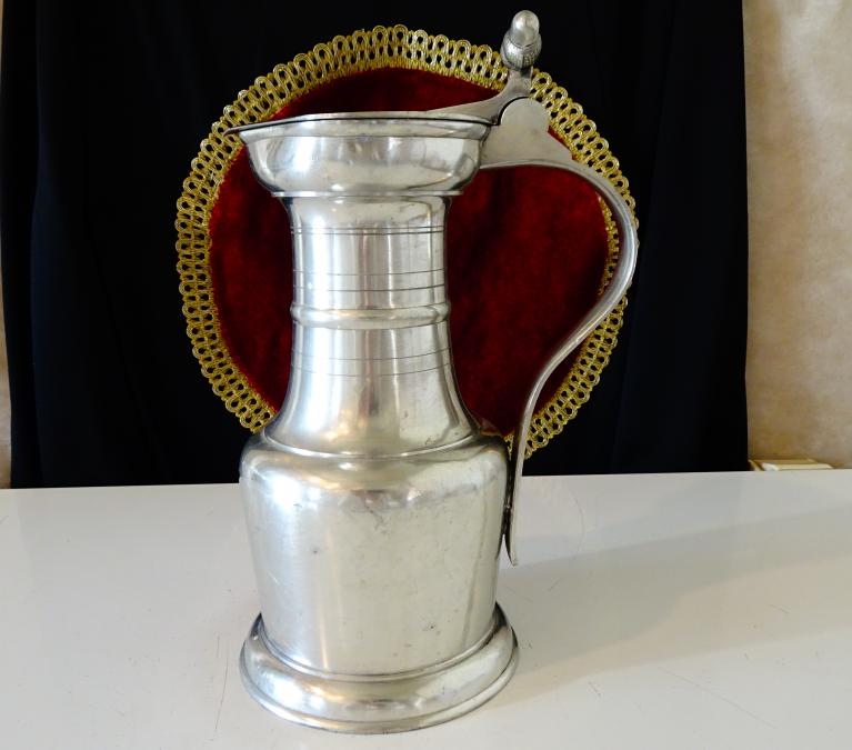 Калаена кана с капак 1.4 кг., Цюрих Швейцария.