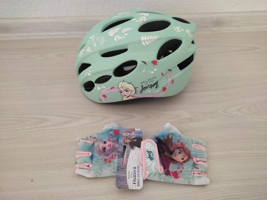 Продавам колела внос от Германия Комплект Нови каска и ръкавици Elza,