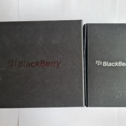 Продавам 2 бр. Blackberry  9900 и 9360.