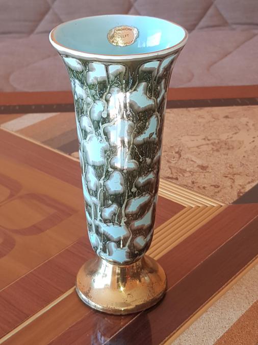 Старинна керамична ваза