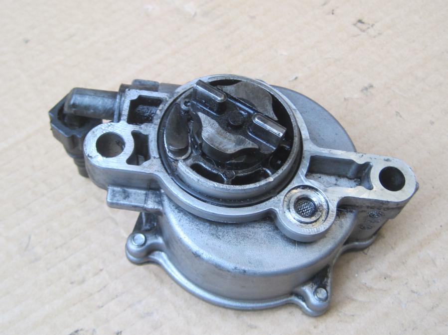 Вакуум помпа Peugeot Citroen C4 1.6 16V HDi 9653898080 Wabco 91403000