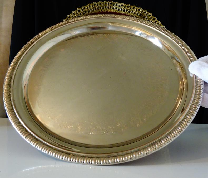 Посребрен поднос 31 см., гравиран, барок.