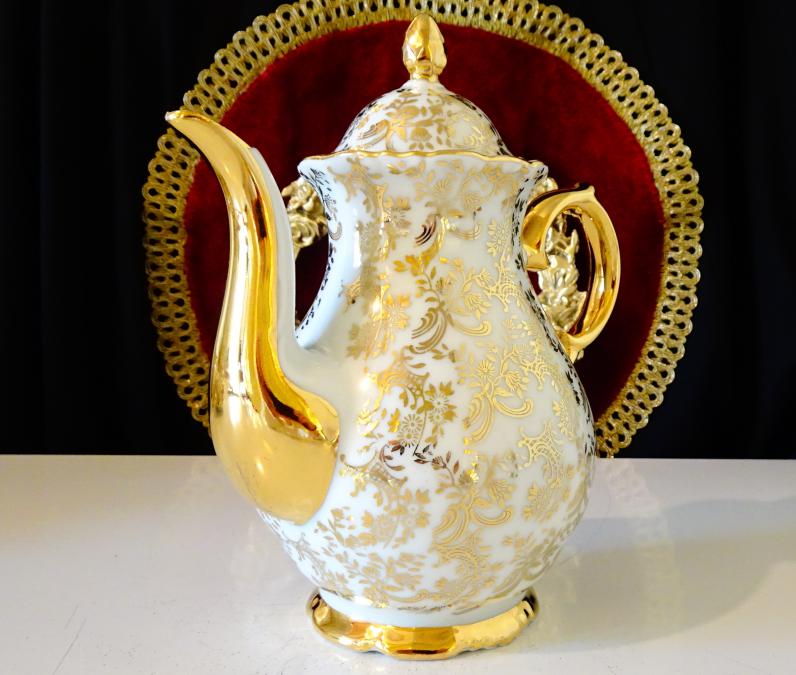 Кана баварски костен порцелан, злато, барок.