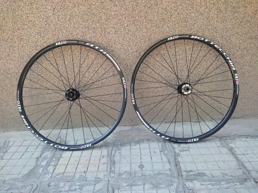 Продавам колела внос от Германия Нови капли Shimano ZI 26 цола