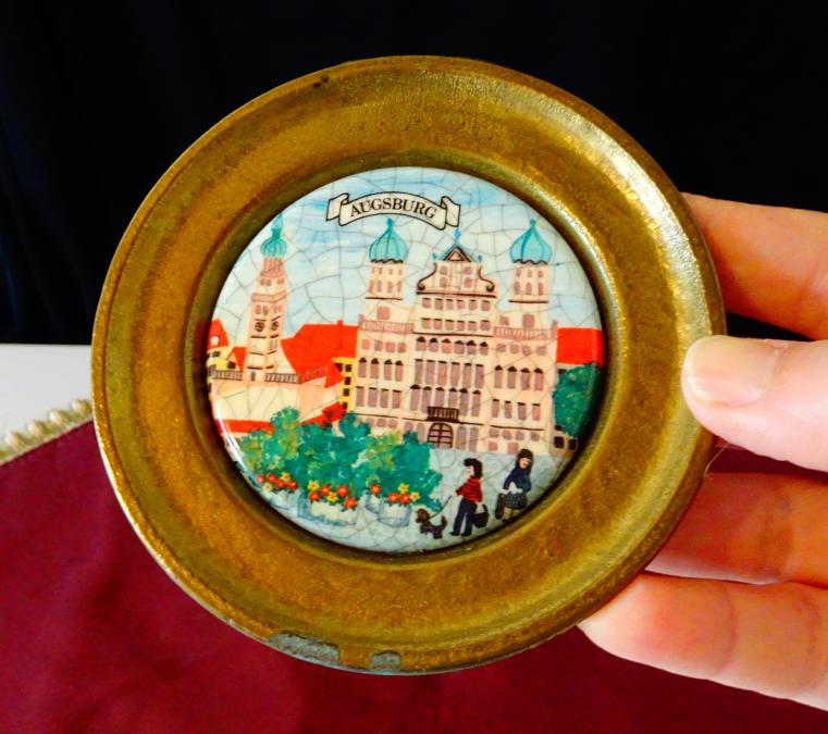 Бронзова чиния с изображение от Augsburg, порцелан.