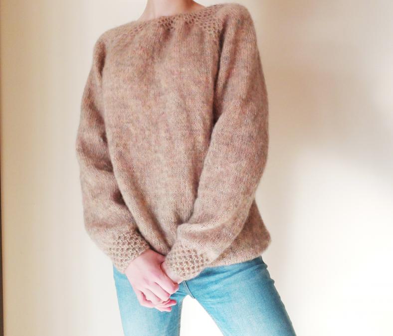 Ръчно плетен мохерен пуловер
