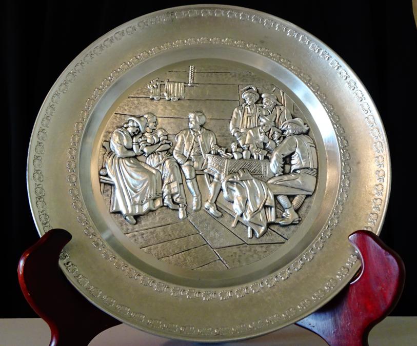 Калаена чиния с картина Сватосване, калаена сватба.