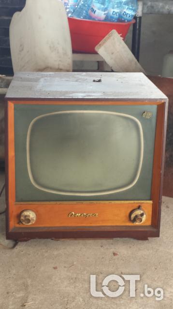 Стар телевизор Опера