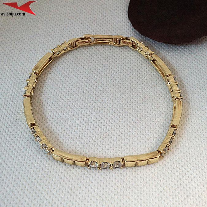 Гривна с 14К златно покритие и с цирконий