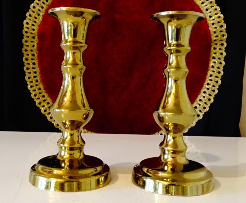 Английски бронзови свещници, дебела позлата, печат.