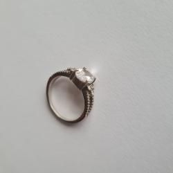 Продавам сребърен пръстен - 3.36 г.  2 пръстена подарък.
