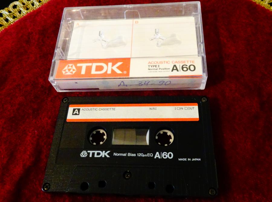 TDK A60 аудиокасета с диско музика.