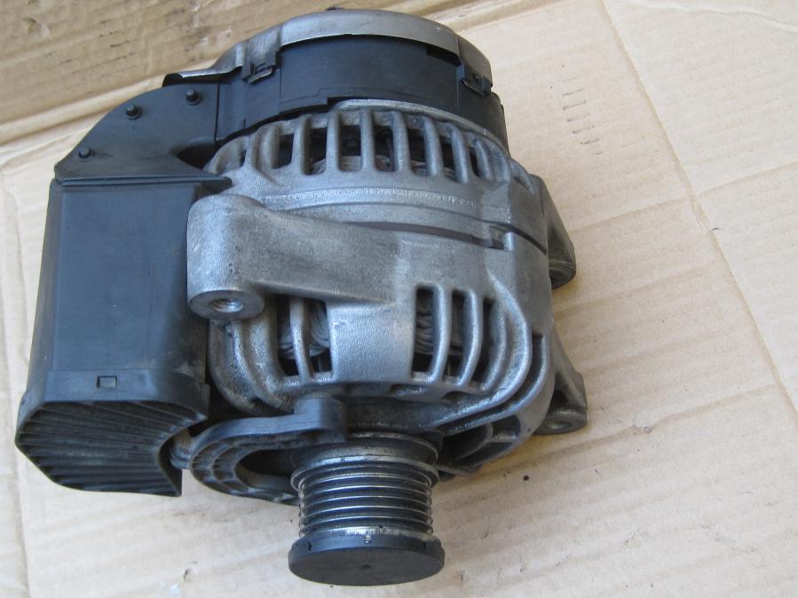 Динамо за Opel Vectra Signum 3.0 Cdti 0124525046 Bosch 13125525 Алтерн