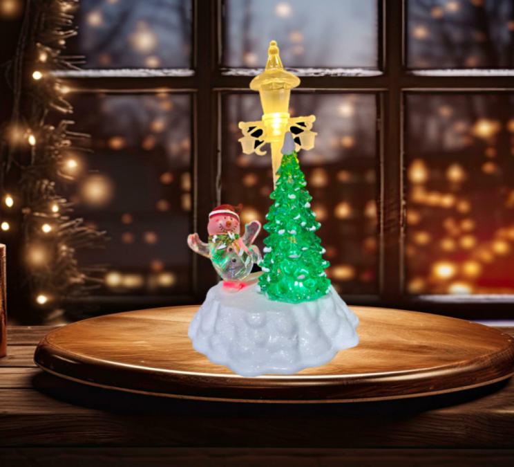 Коледна декорация - Снежен човек и елха под лампа