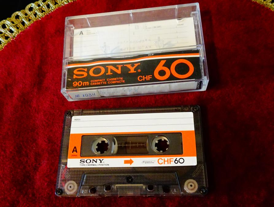 Аудио касета Sony Chf60 с хеви метъл групата Saxon.