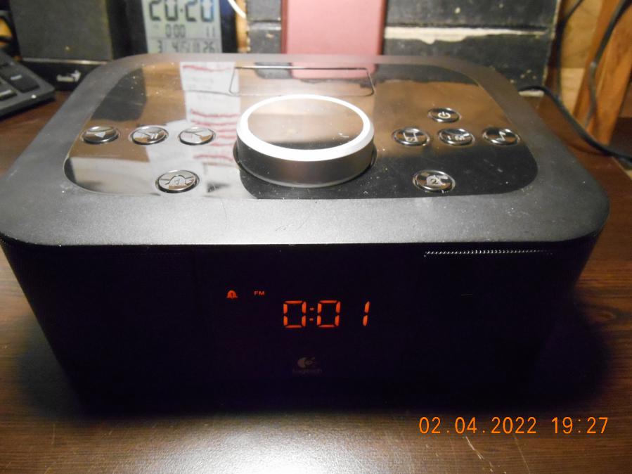 Logitech S 00117 Clock Radio Dock Ipodiphone