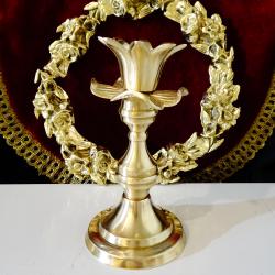 Викториански бронзов свещник, цвете.
