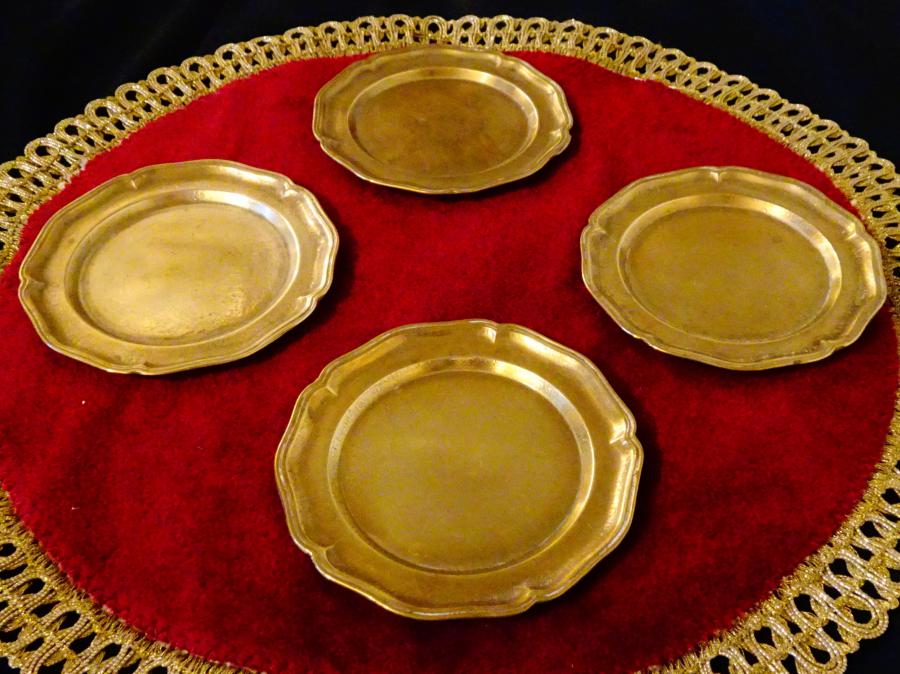 Масивни бронзови чинии комплект 4 броя.