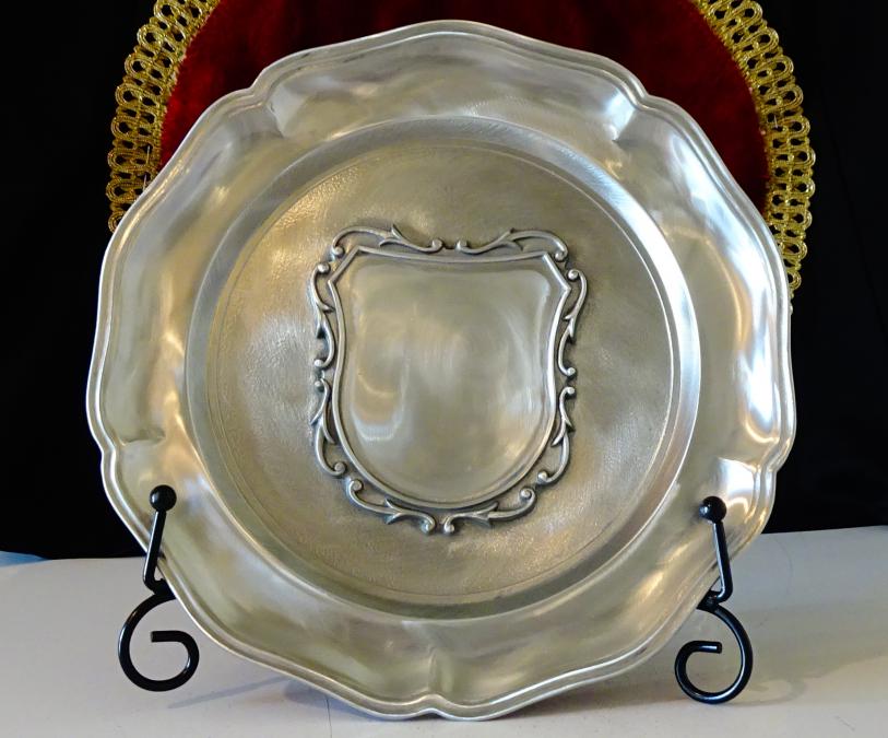 Калаена чиния, пано с рамка за снимка, гравиране, калаена сватба.