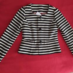 Продавам късо дамско сако