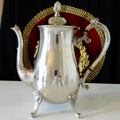 Посребрена бронзова кана, барок, като нова от вътре.