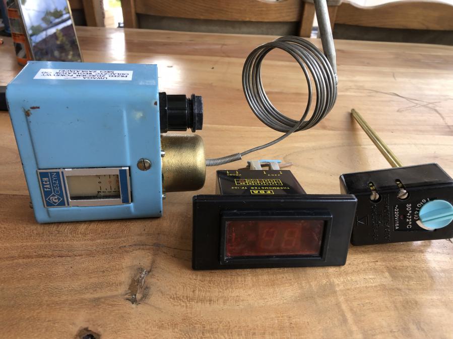 Терморегулатор за бойлер и хладилна витрина