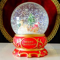 Преспапие Дядо Коледа, елен, елхи, сняг, етикет Нидерландия.