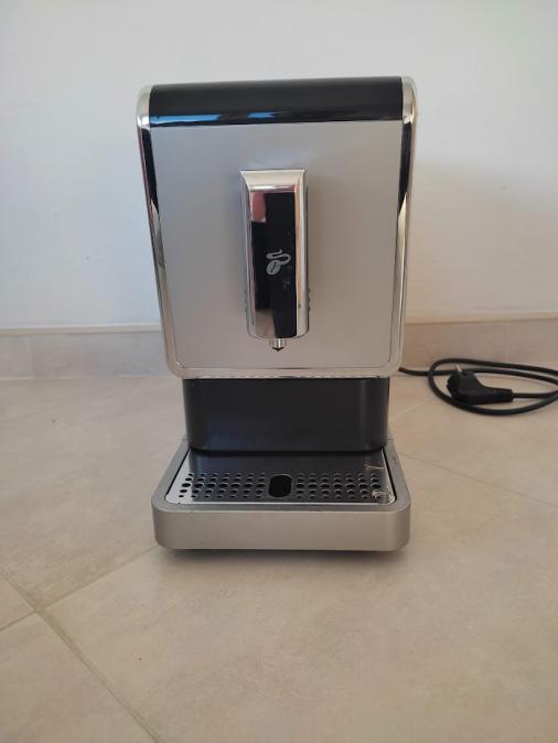 Продавам кафемашини внос от Германия робот пълен автомат Tchibo Exper