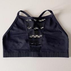 Подарявам бюстие Cubus XS
