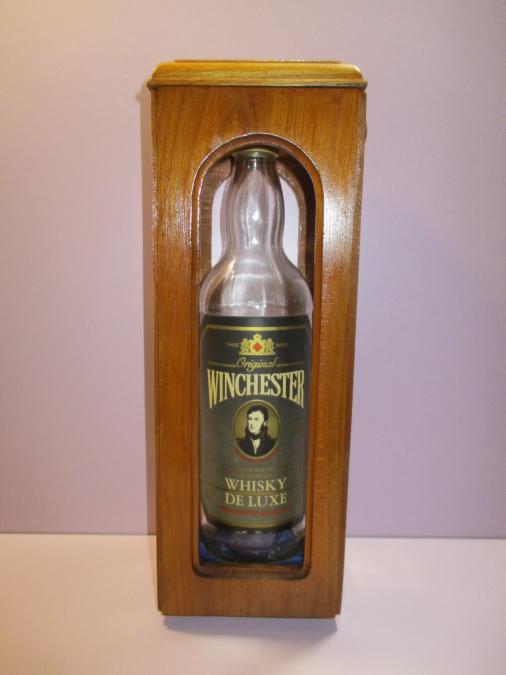 Декоративна Дървена Поставка за Бутилка