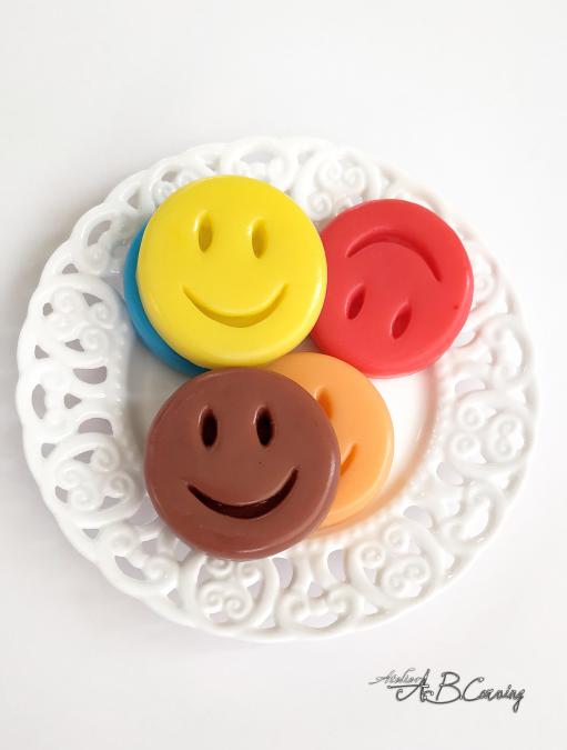 Ароматни глицеринови мини сапунчета емотикони, 10 броя в комплект