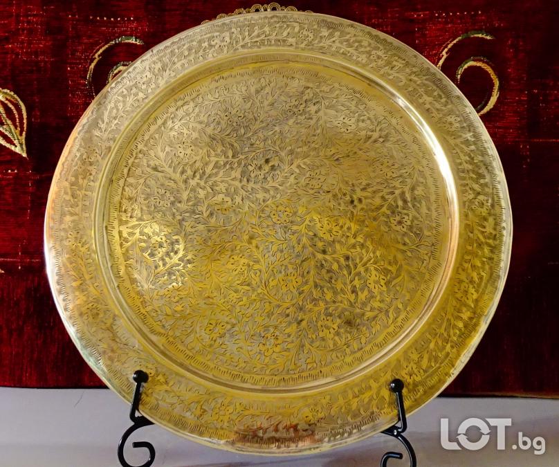 Бронзов поднос, флорална декорация, 31 см., 440 гр.