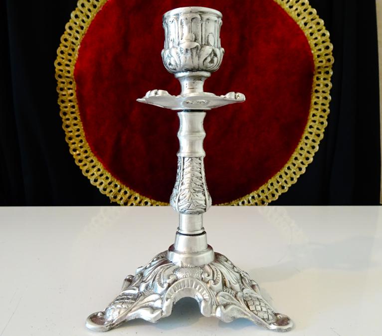 Свещник от калай, калаен свещник, барок.