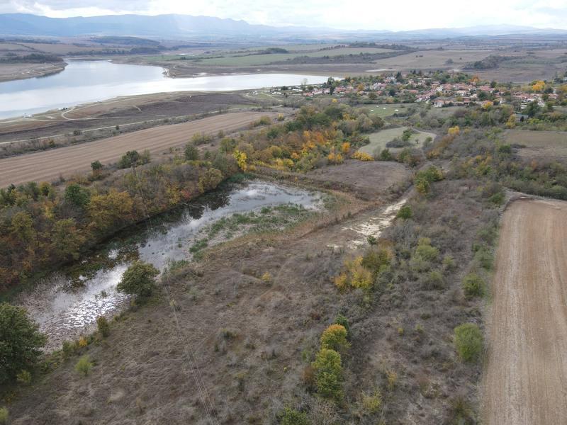 Продавам 19,407 дка земя в землището на с. Ловец, обл. Шумен