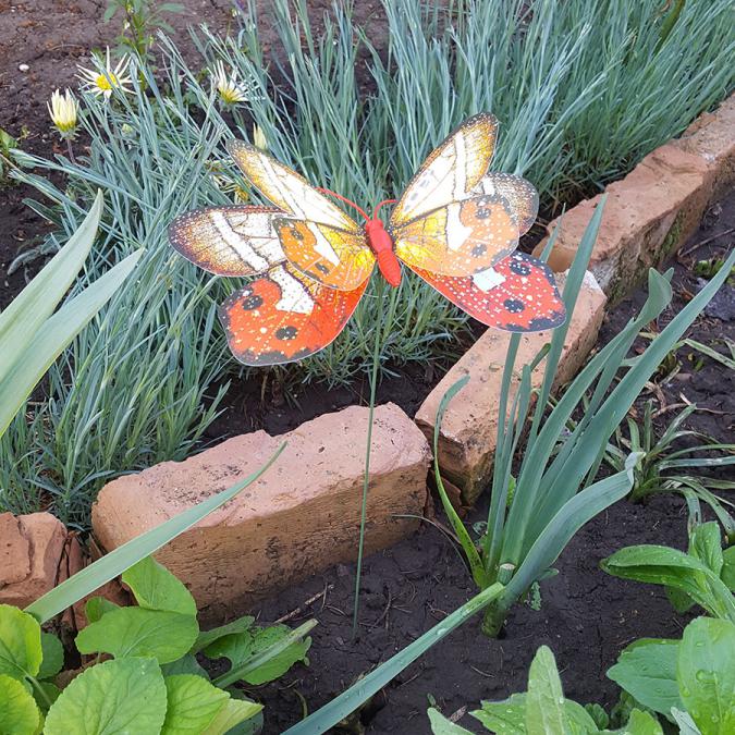 2865 Градинска декорация пеперуда на колче