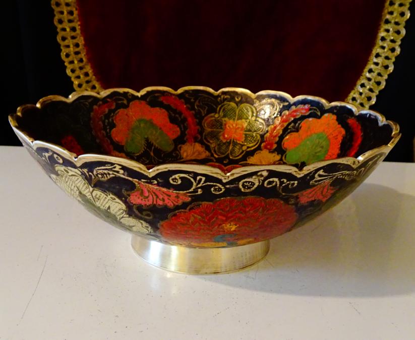 Бронзова фруктиера, салатиера, пауни, цветен емайл.