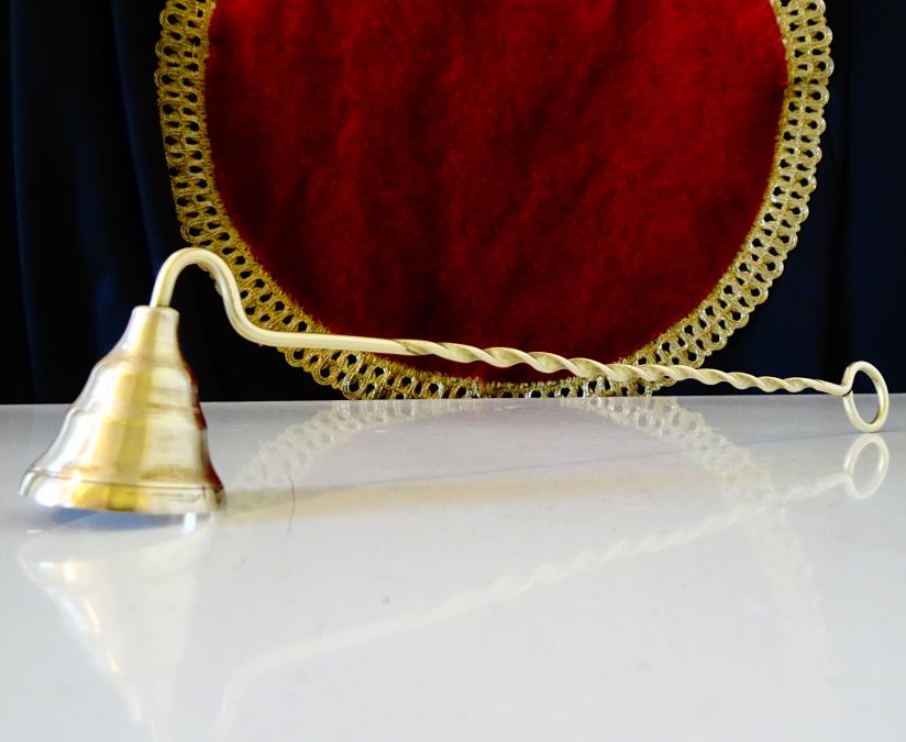 Бронзов гасител за свещи 22 см.